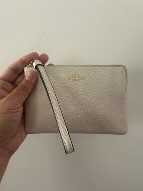 Coach White Corner Zip Wristlet